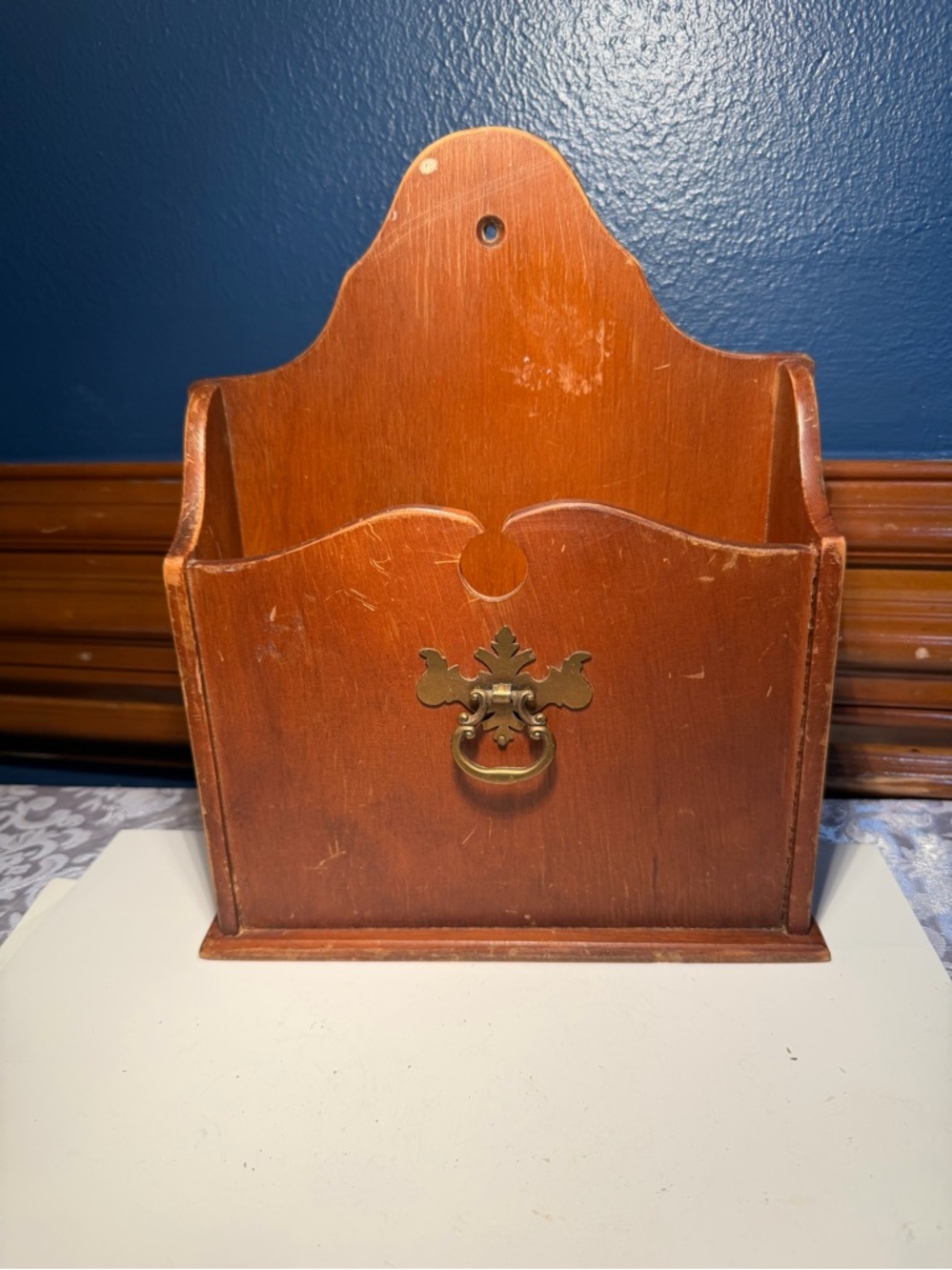 Vintage Wooden Wall-mounted Wall Pocket Organizer for Home Decor